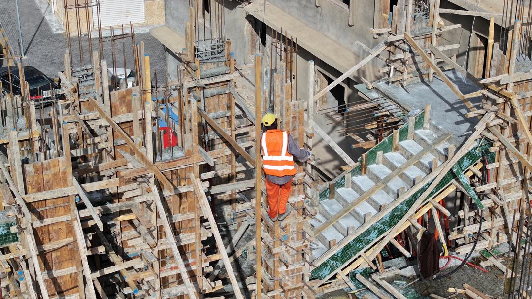 مشروع مبنى تجاري خاص