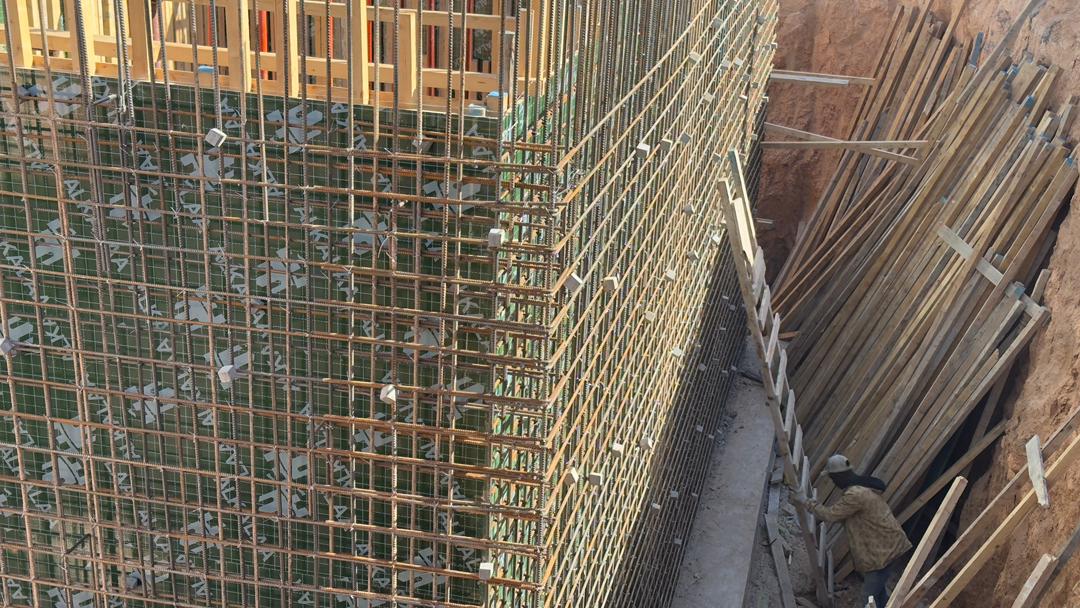 مشروع خزانات مياة و صرف صحي